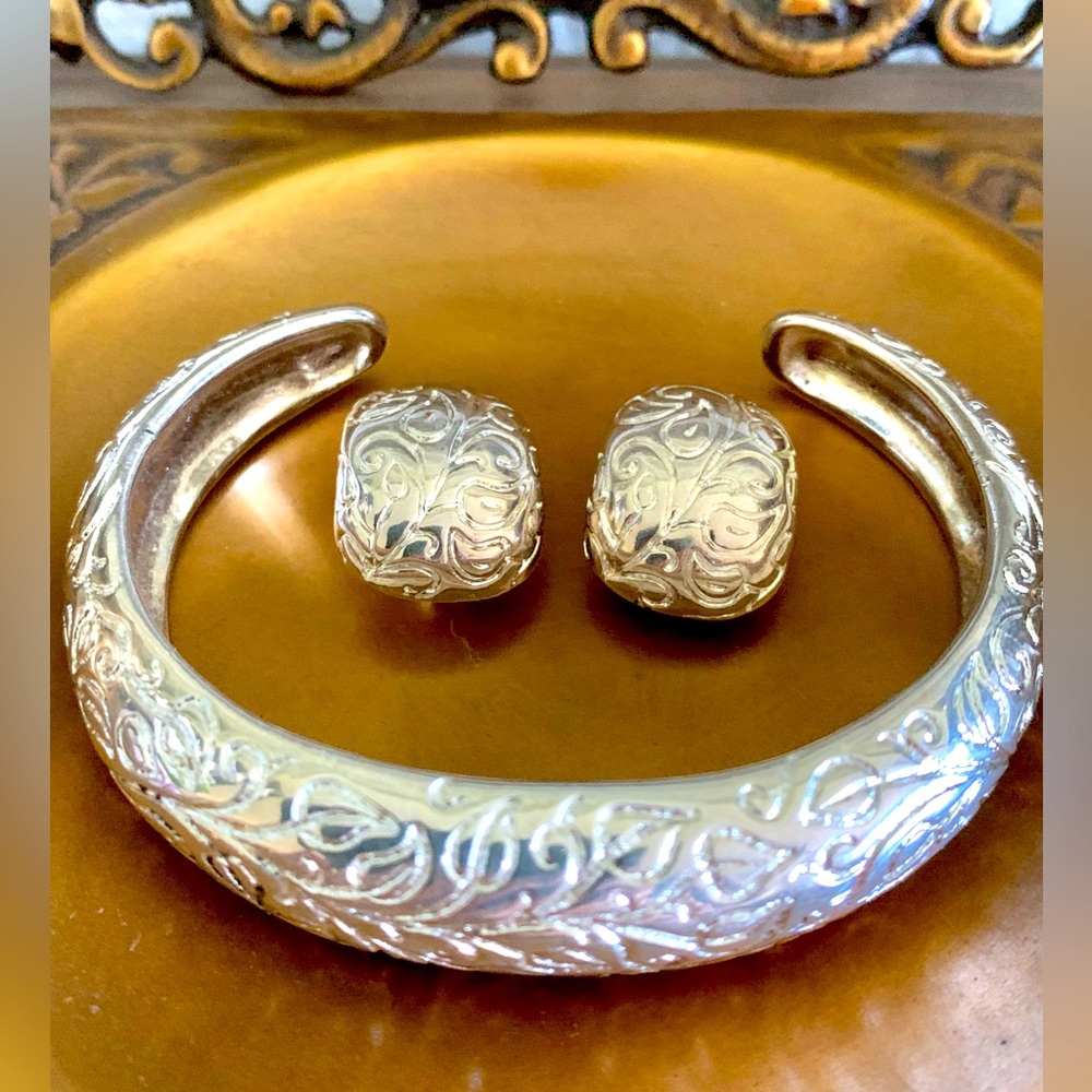 Premier Designs Silver Tone Cuff Bracelet Clío Earrings Set